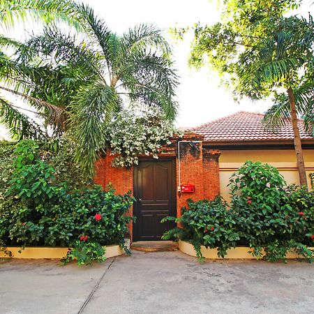 Cosy Beach Pool Villas By Pattaya Sunny Rentals Экстерьер фото