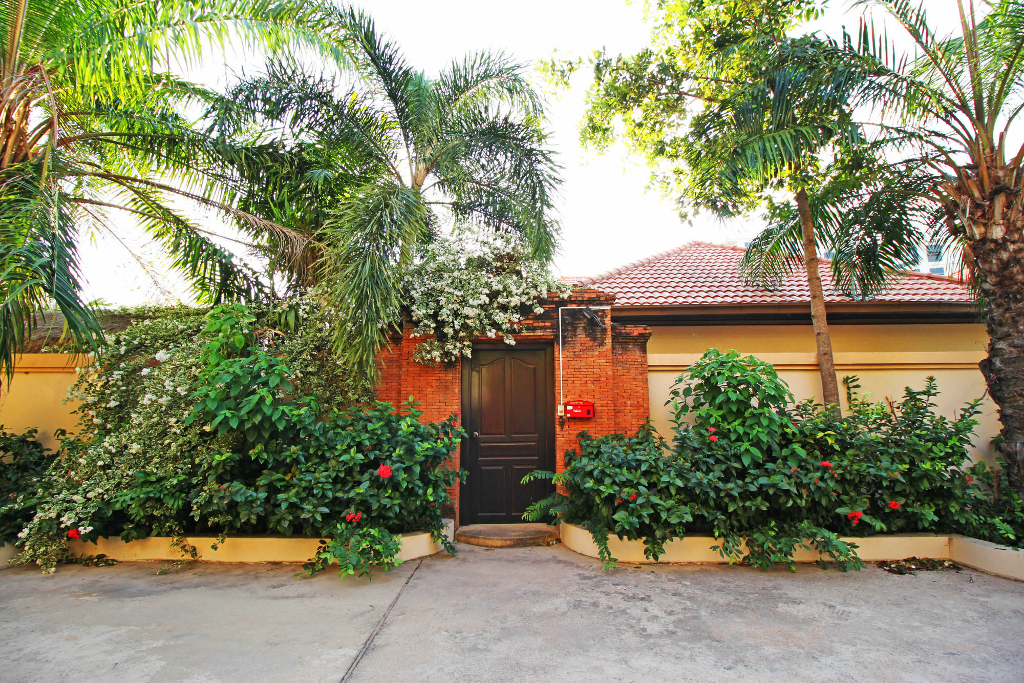Cosy Beach Pool Villas By Pattaya Sunny Rentals Экстерьер фото