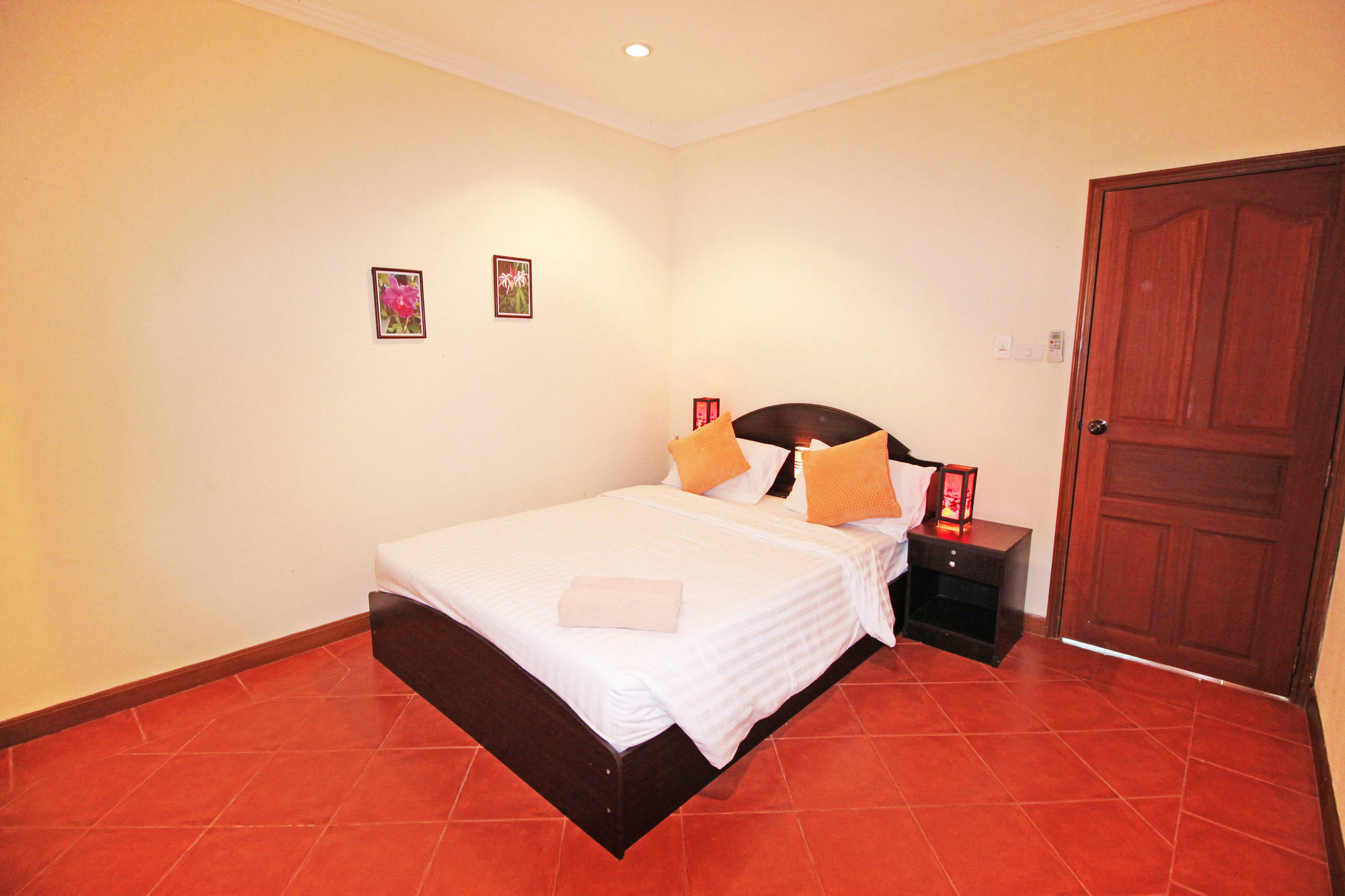 Cosy Beach Pool Villas By Pattaya Sunny Rentals Экстерьер фото
