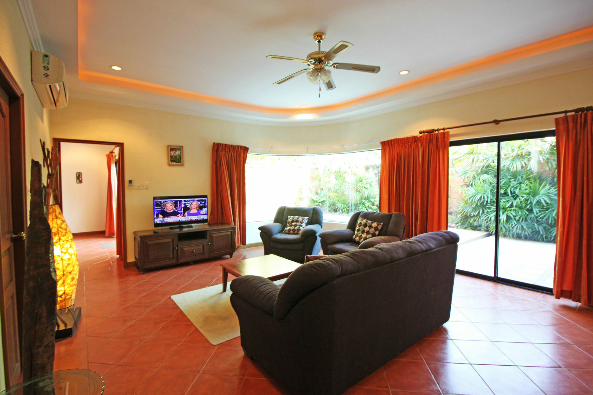 Cosy Beach Pool Villas By Pattaya Sunny Rentals Экстерьер фото